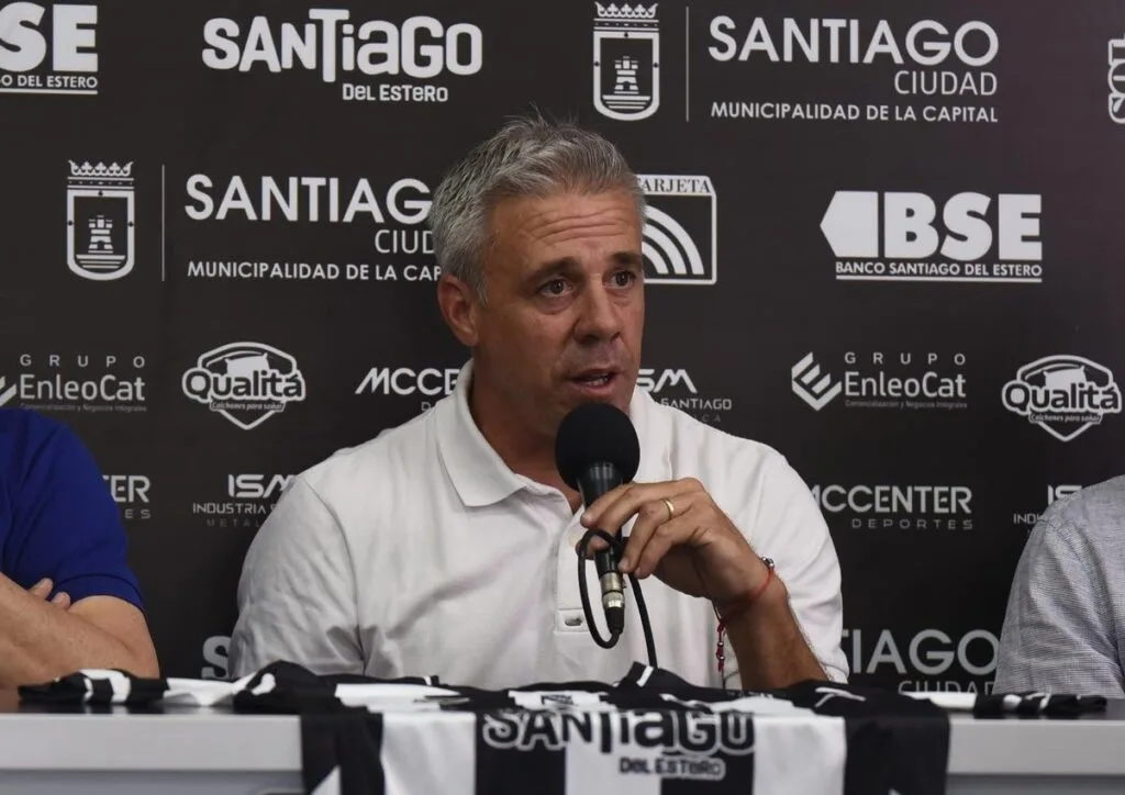 Alfano respaldó a Pusineri y descartó cambios en Central Córdoba