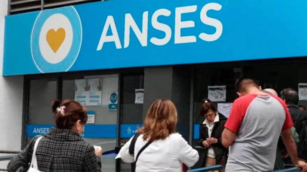ANSES paga más de $200.000 por un trámite simple: quiénes pueden acceder y cómo cobrarlo