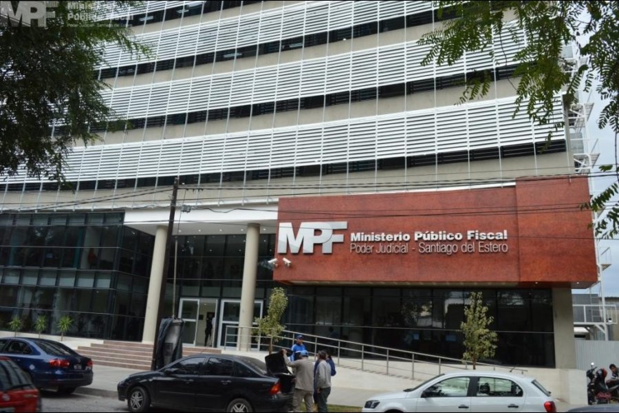 Imputan a un abogado por vender dos veces un mismo terreno y un auto