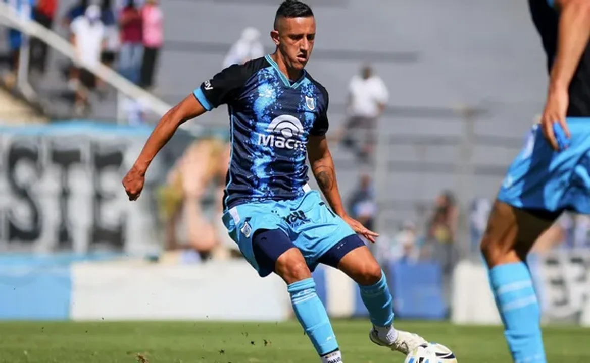 La empresa aérea planea denunciar al futbolista que lanzó una falsa alarma de bomba