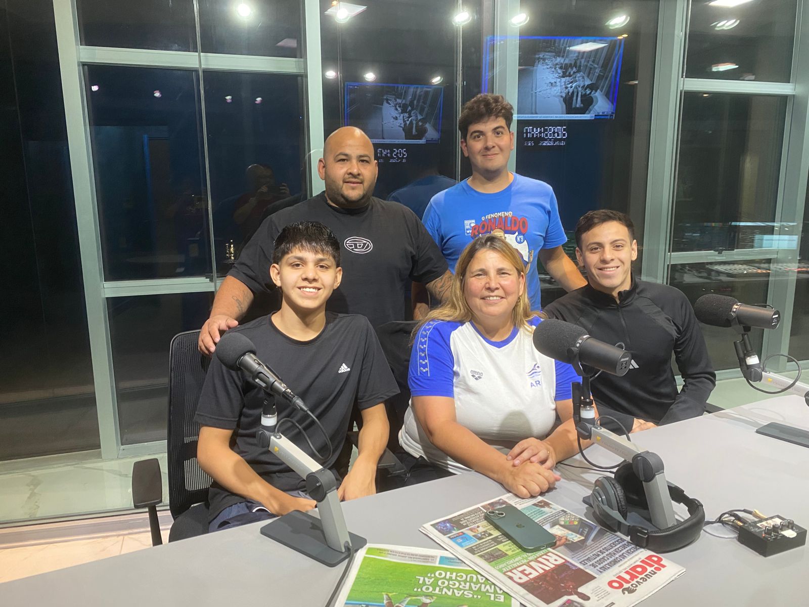 El equipo Madre de Ciudades campeón: figuras de la natación pasaron por LV11 y apuntan al salto internacional