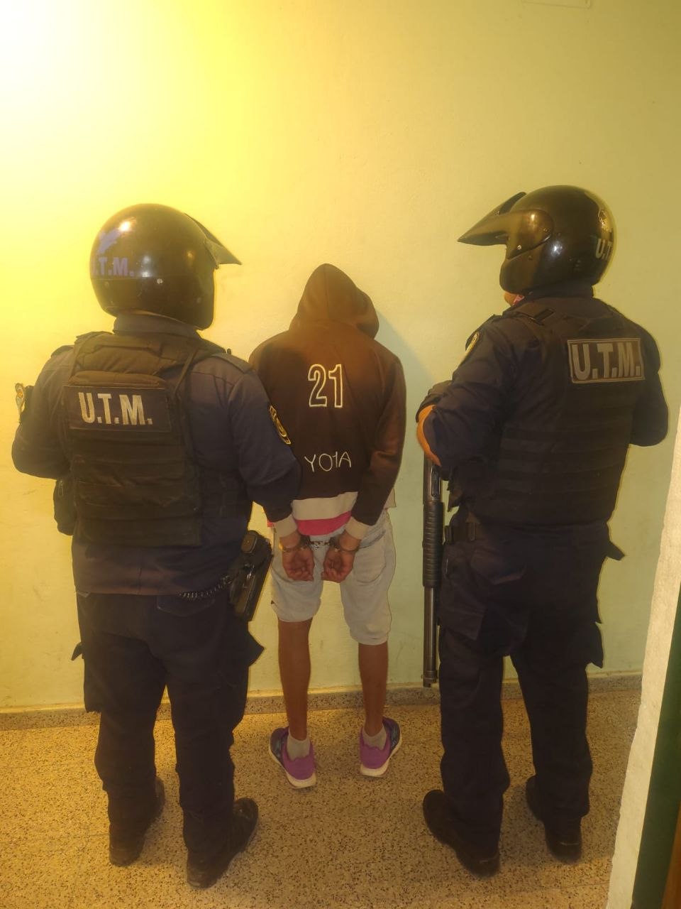 Demoran a un hombre armado con un cuchillo en el barrio 25 de Mayo