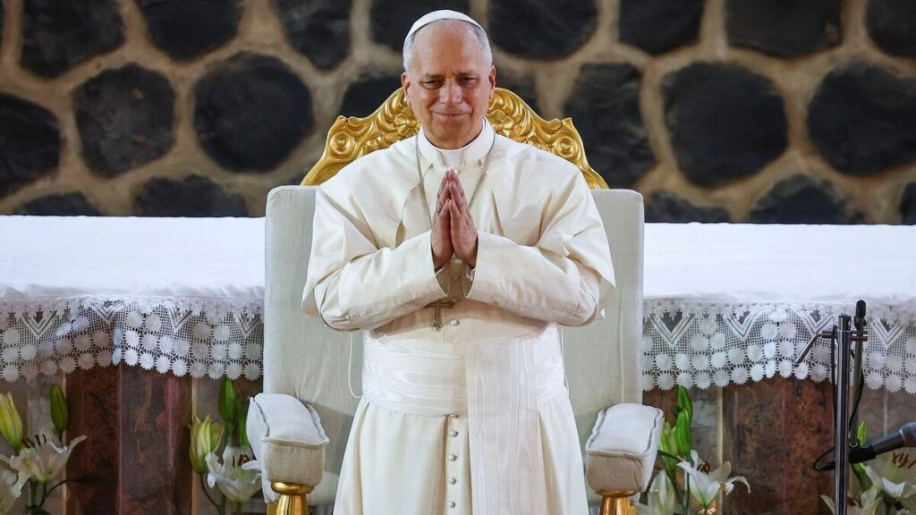 León XIV en Camerún: "El mundo está siendo destruido por un puñado de tiranos que se enriquecen con la guerra"