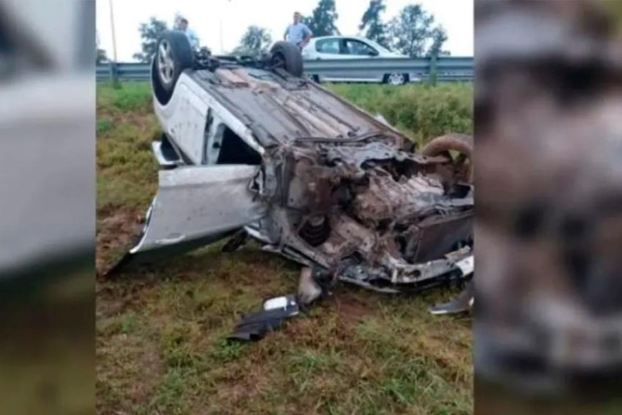 Dramático accidente en la Ruta 6: volcó una camioneta con deportistas de Frías