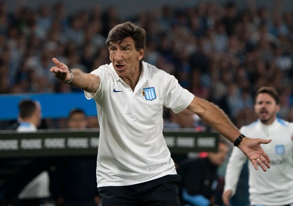 Costas, contundente en plena crisis de Racing: “Vamos a ver cómo continuamos”