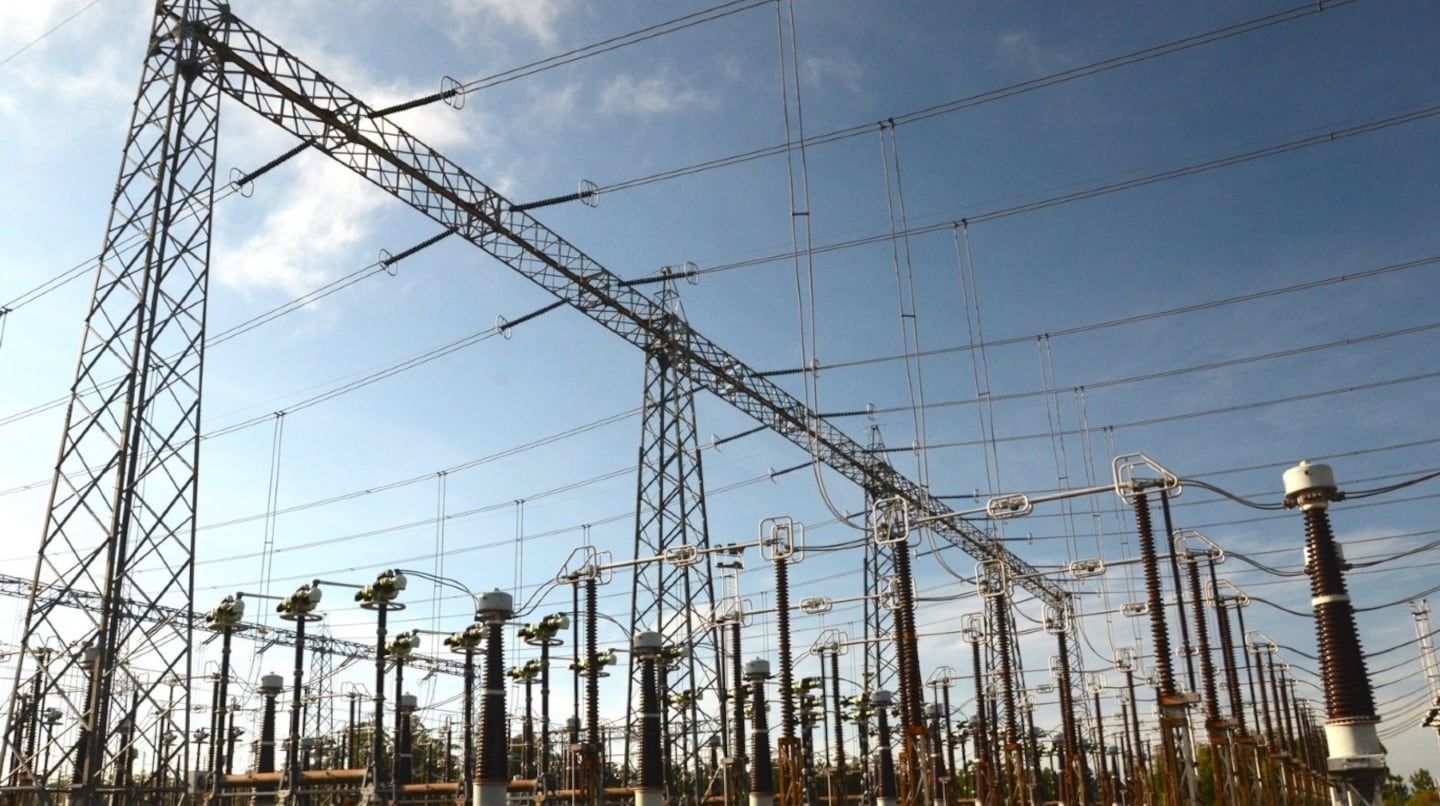 El Gobierno recibió tres ofertas por US$887 millones para privatizar la mayor transportadora eléctrica