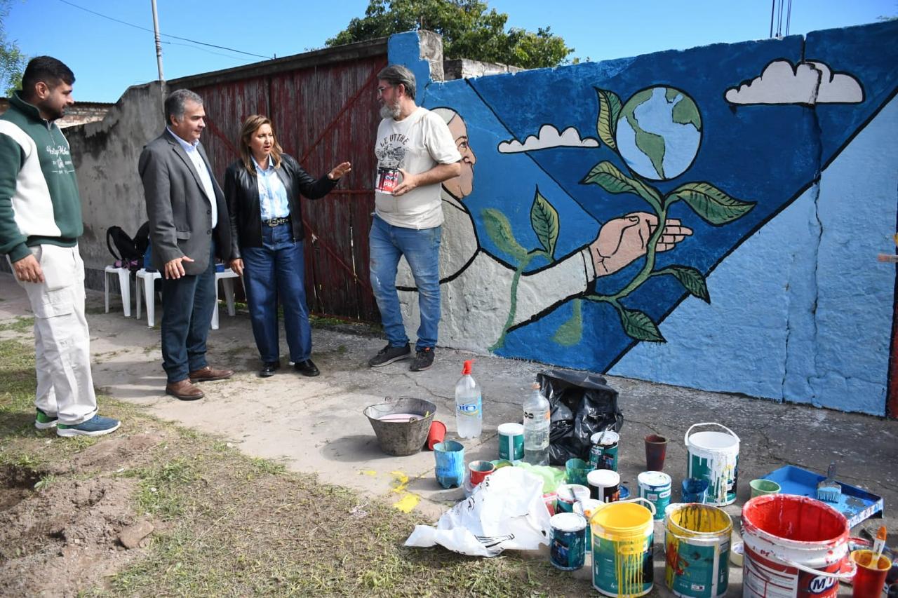 La intendente Fuentes lideró una nueva jornada de "EcoAcción" en el barrio Colón para erradicar minibasurales