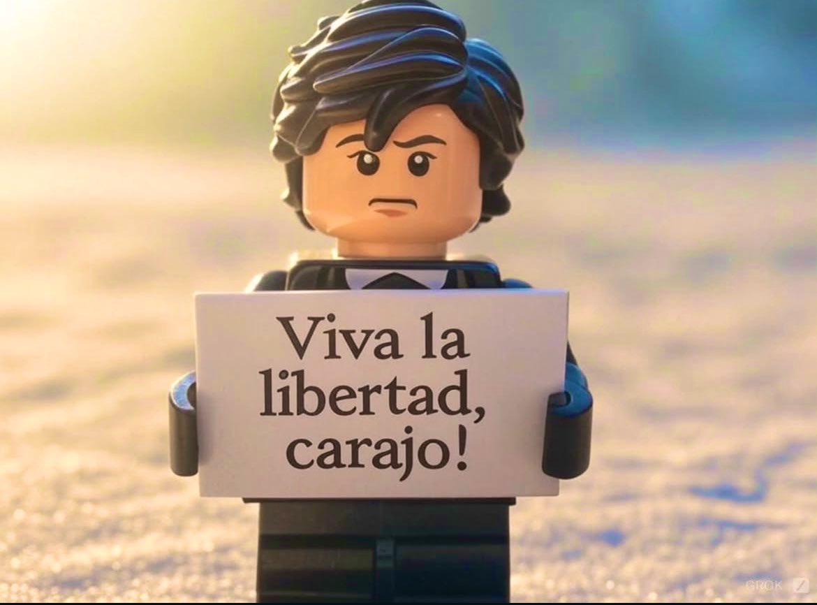 Javier Milei se saludó por el Día del Trabajador con un particular video caracterizado como un personaje de LEGO